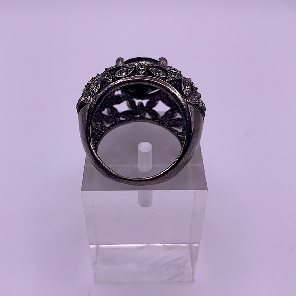Black Crystal Cocktail Ring Size 7 NEW - Picture 3 of 5